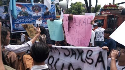 Aksi di Kejati Sumut, Massa Desak Pencopotan Oknum Jaksa Diduga Terlibat Perselingkuhan